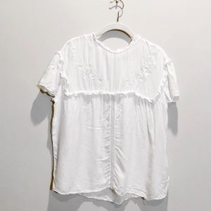 Dreamy white Zara top